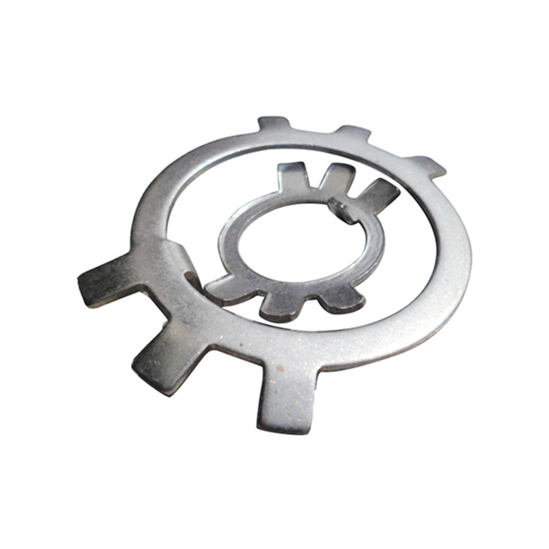 Retaining ring and retaining groove