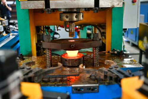 Forging machine